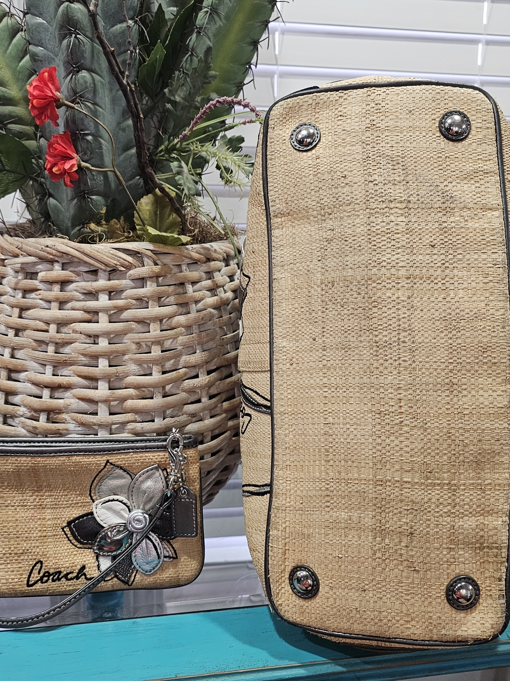 Coach Raffia Floral Appliqué Tote Bag, Lavender Lining Includes Wallet Pre Owned - Picture 14 of 14